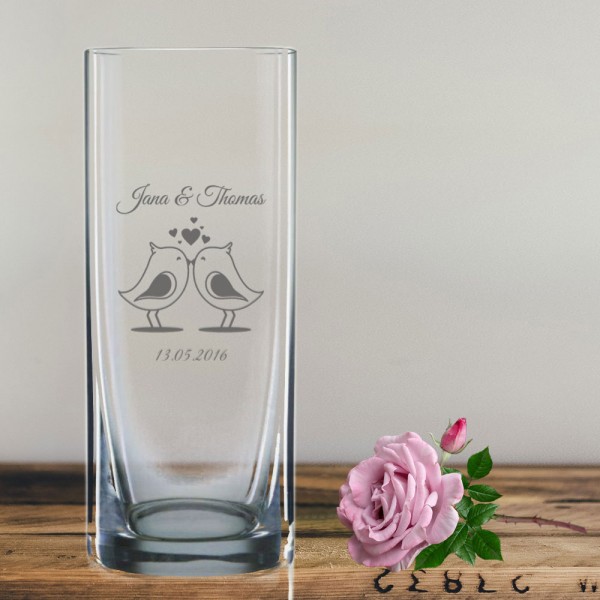 gravierte Blumenvase für Verliebte