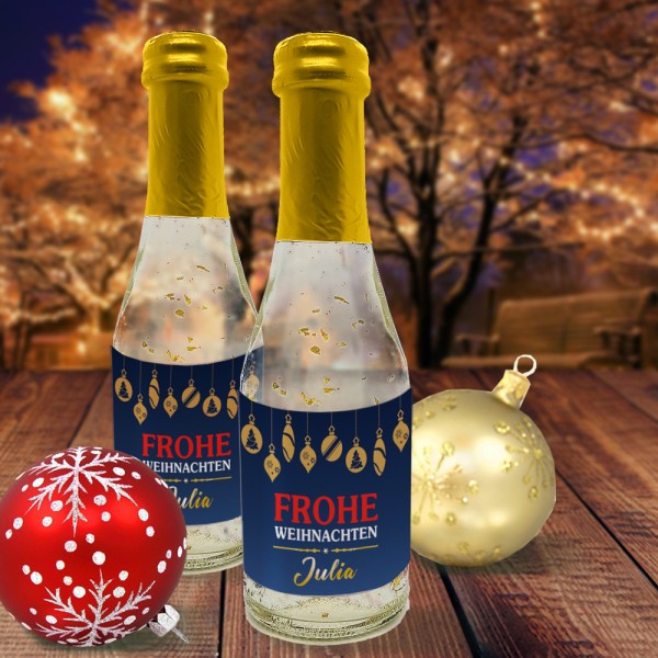 Sektflasche zu Weihnachten und individuell bedruckten Etikett