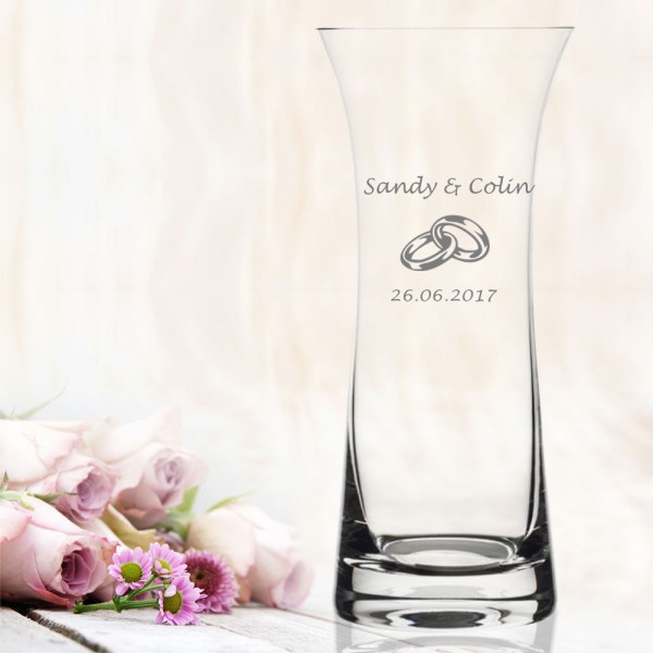 Vase zur Hochzeit mit Ringen