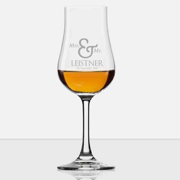 Whiskyglas zur Hochzeit mit graviertem Namen