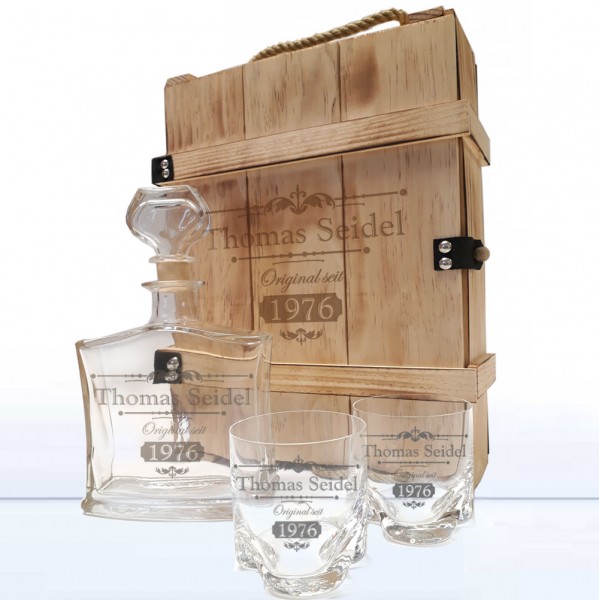 Whiskykaraffe graviert mit Whiskybecher in Holzkiste
