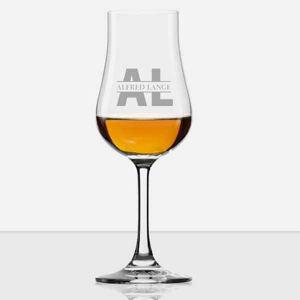 Whisky Glas mit Stiel mit gravierten Initialen