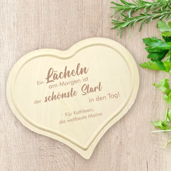 Herz Frühstücksbrett *Ein Lächeln* personalisiert