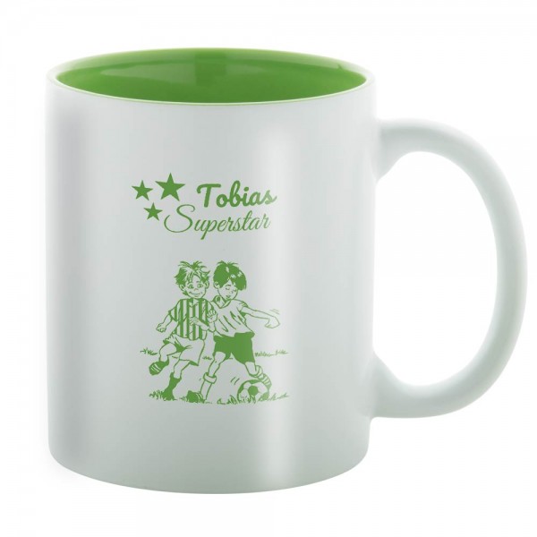 Keramik-Tasse für Jungen mit Fußballern und Namen graviert