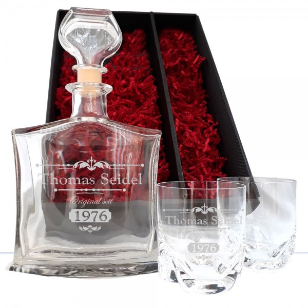 Edel gravierte Whiskykaraffe mit 2 Whiskybechern im Geschenkset